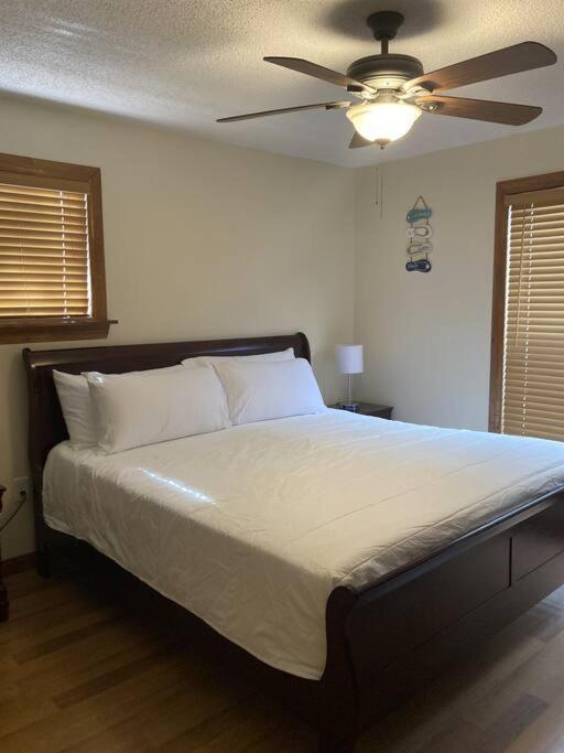 Lakeview Condo In Gated Community 탬파 외부 사진
