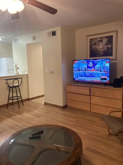 Lakeview Condo In Gated Community 탬파 외부 사진